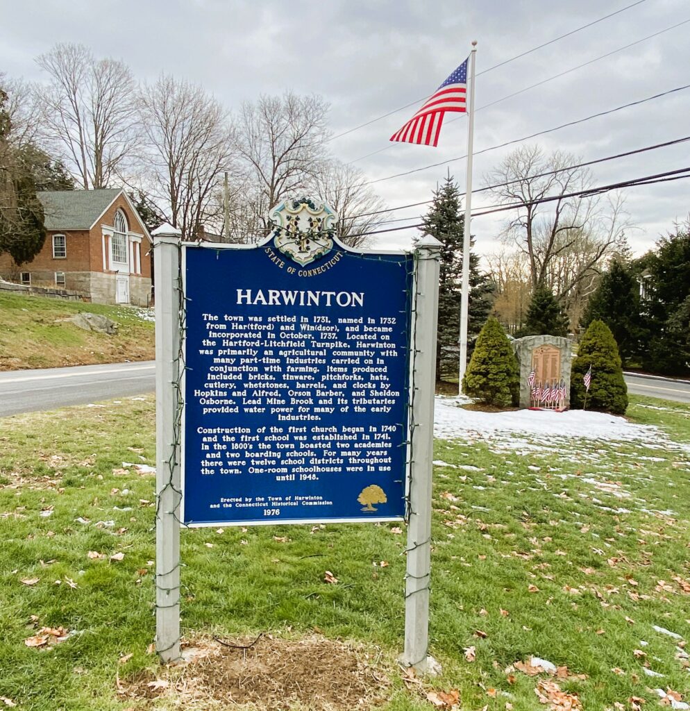 Old Veterans Monumnet in Harwinton, CT