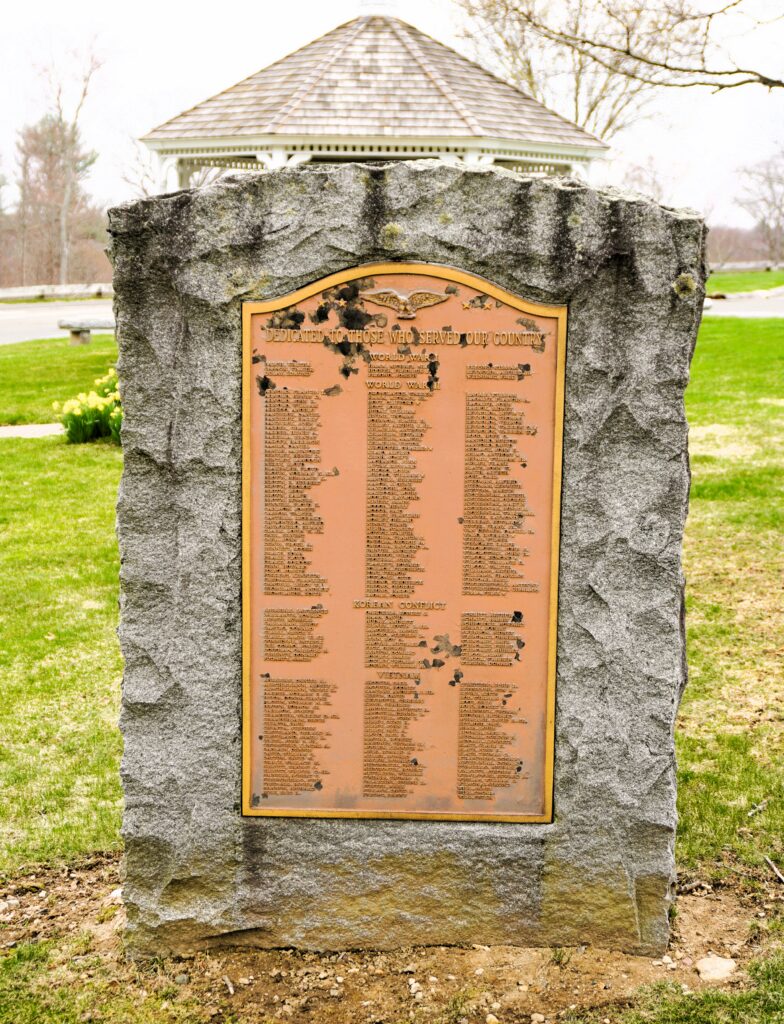 Old Veterans Monument in Harwinton, CT